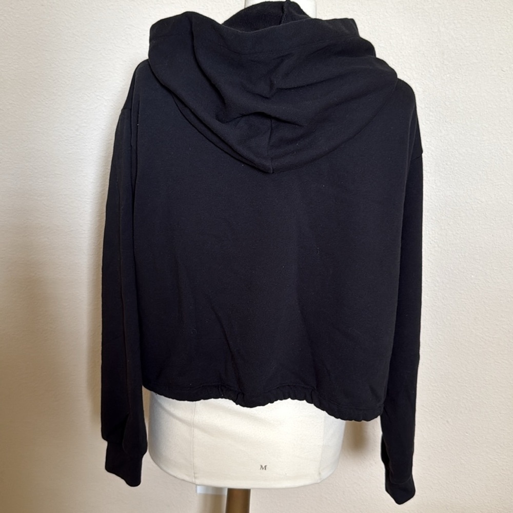 *Victoria’s Secret PINK Fleece Black Cropped Hoodie ( sz - lg) - Picture 2 of 4